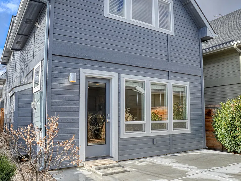 1818 S Grant Ave — Photo 7