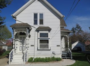 455 S State St, Elgin, IL 60123