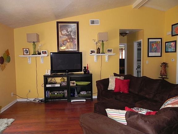 2nd image of 1117 Sleepy Hollow Cir
