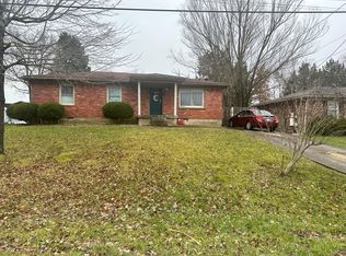 429 Winchester Dr, Mount Washington, KY 40047