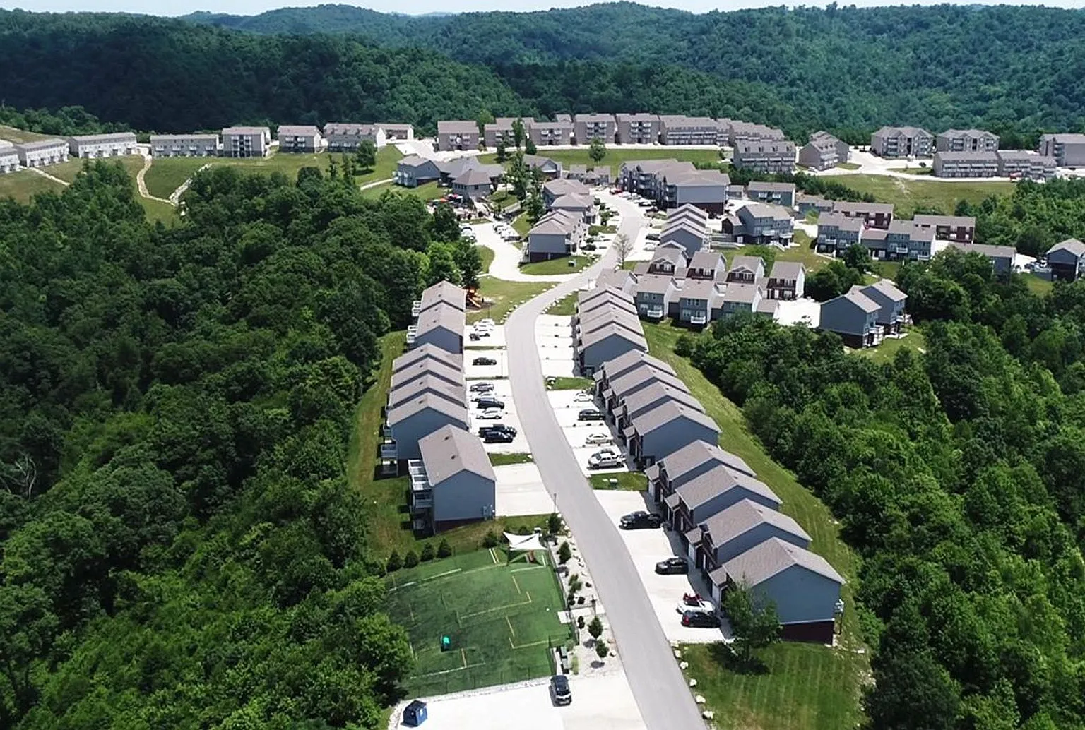 Eagle View Luxury Apartments — Photo 2