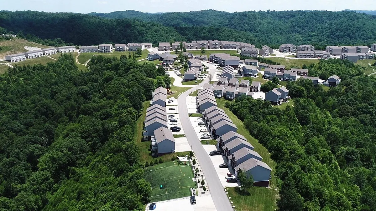 Building Photo - Eagle View Luxury Apartments