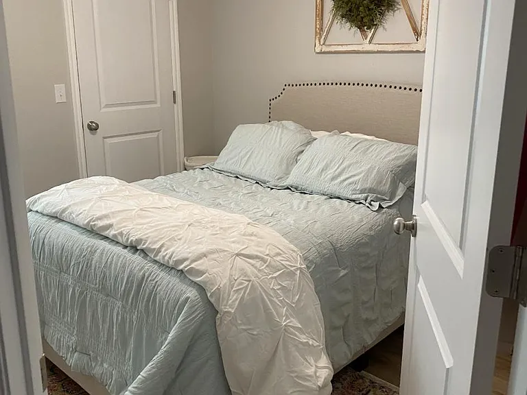 1205 S Husband Pl — Photo 2