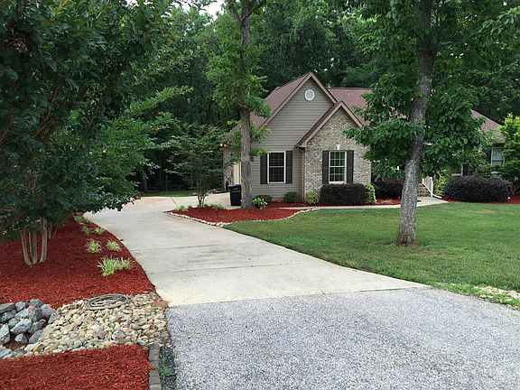 2nd image of 211 Ashland Oaks Dr
