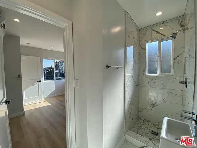 3207 W 3rd St #7 — Photo 10