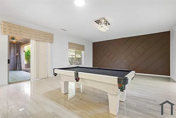 4 bed, 2345 sqft, $3,000 — Photo 2