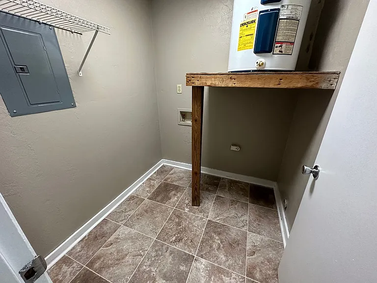 581 Chicopee Ct #A — Photo 5