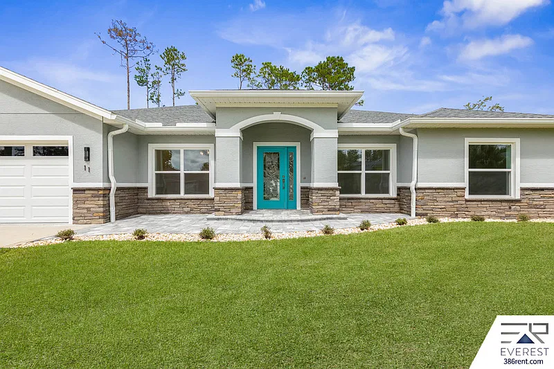 5 bed, 3.0 bath, 3117 sqft, $4,200 — Photo 3
