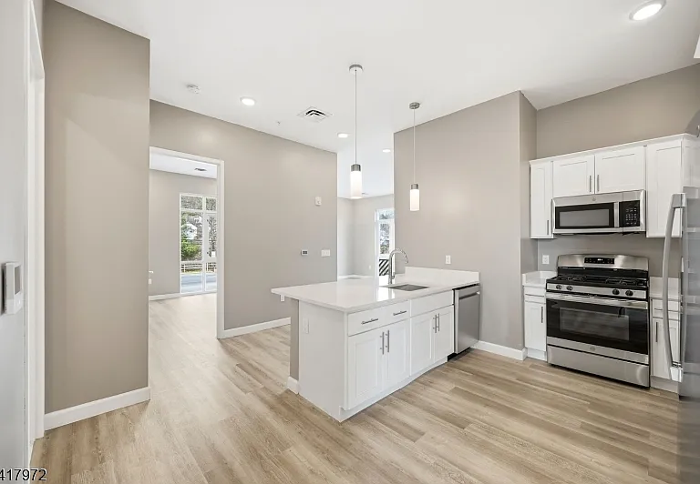 271 Millburn Ave #2D — Photo 5