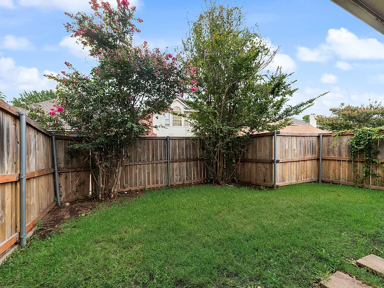 605 English Oak St — Photo 25