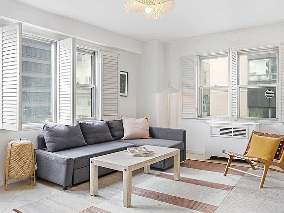 4th image of 310 E 49th St APT 12B