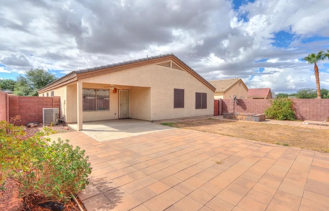 4 bed, 1900 sqft, $750 — Photo 2