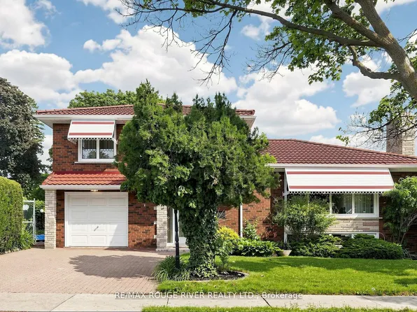 2 Faversham Cres, Toronto, ON M9C 3X4