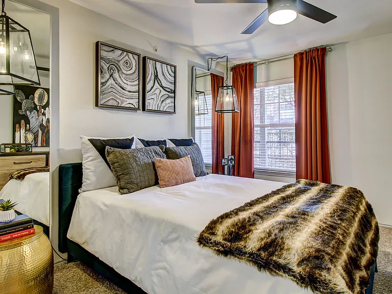 Noah Apartments — Photo 7