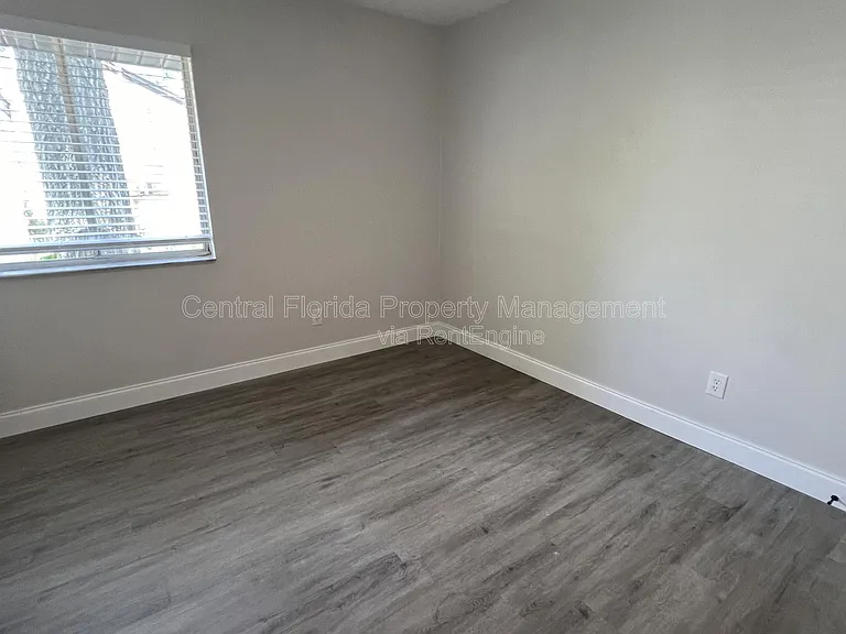 916 Robinhood Ct — Photo 14
