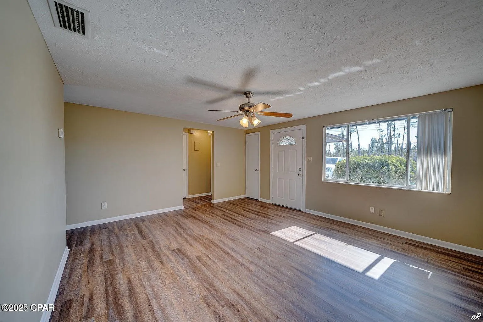3 bed, 1216 sqft, $1,700 — Photo 3