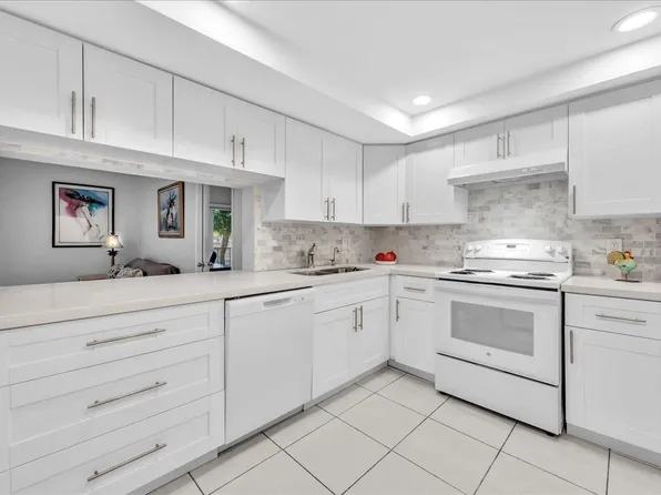 3909 N Ocean Blvd APT 113, Fort Lauderdale, FL 33308