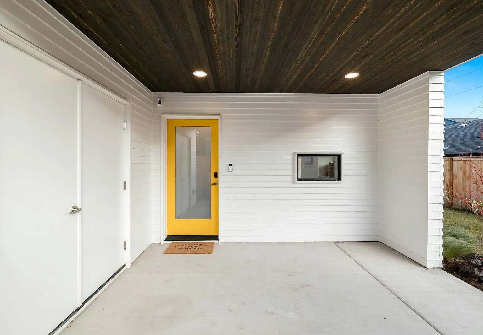 4809 North Kerby Avenue — Photo 4