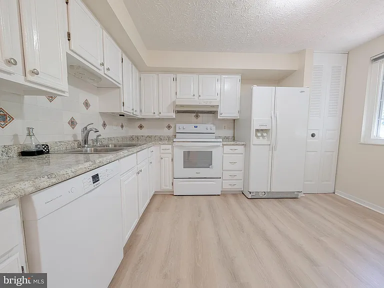7993 Tyson Oaks Cir — Photo 5