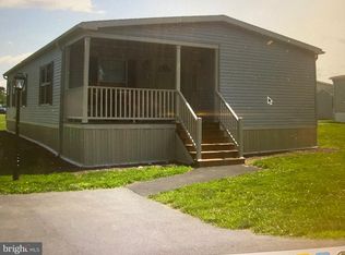 13 Amber Cir, New Holland, PA 17557