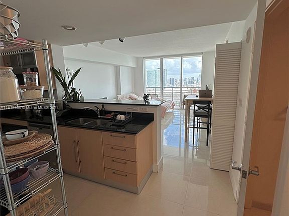4th image of 335 Biscayne Blvd #4106
