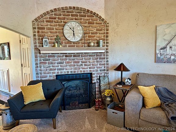 3rd image of 199 Buel Green Rd