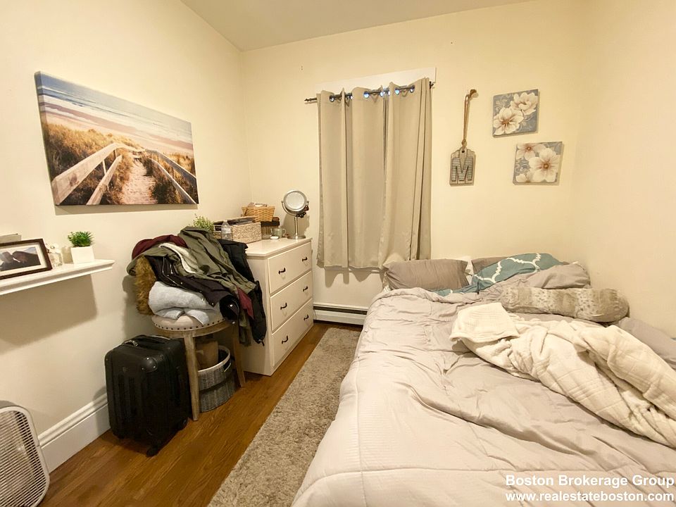 1st image of 106 Buttonwood St APT 2