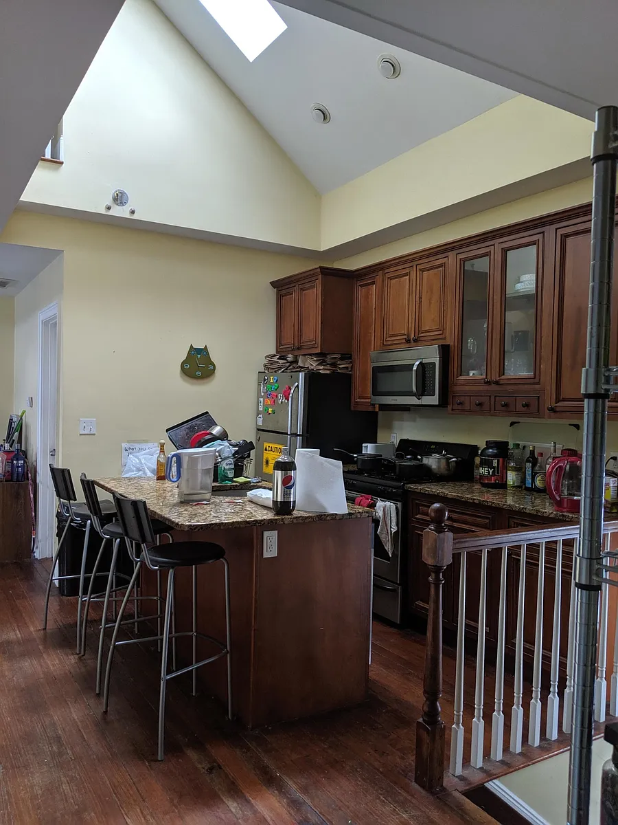 Building Photo - 163 Calumet St #3