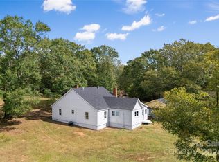902 Old Us Highway 221a, Mooresboro, NC 28114
