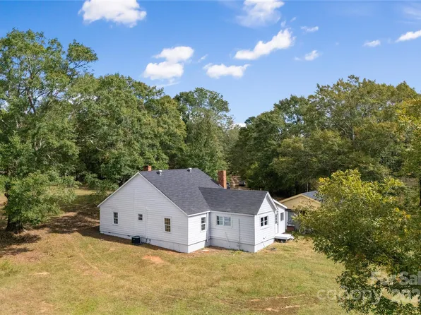 902 Old Us Highway 221a, Mooresboro, NC 28114