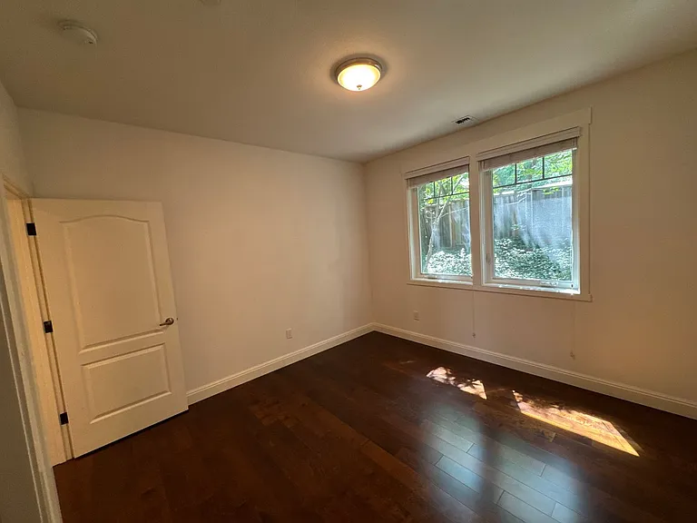 867 Hillcrest Dr — Photo 17