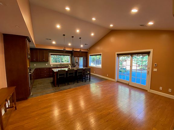 4th image of 1527 Fordham Ct