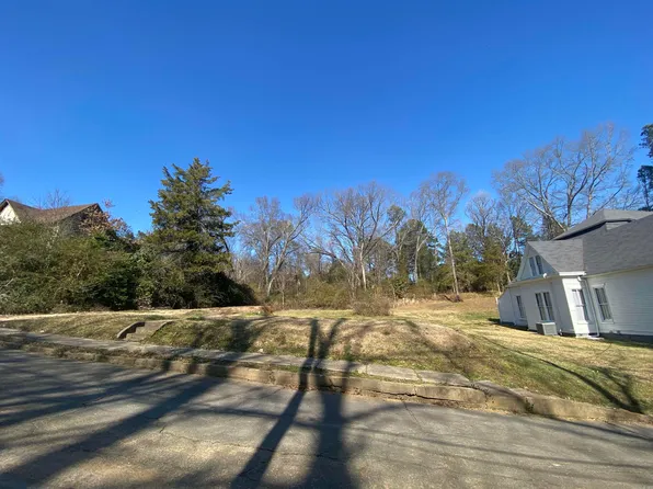 134 Clifton St, Camden, AR 71701