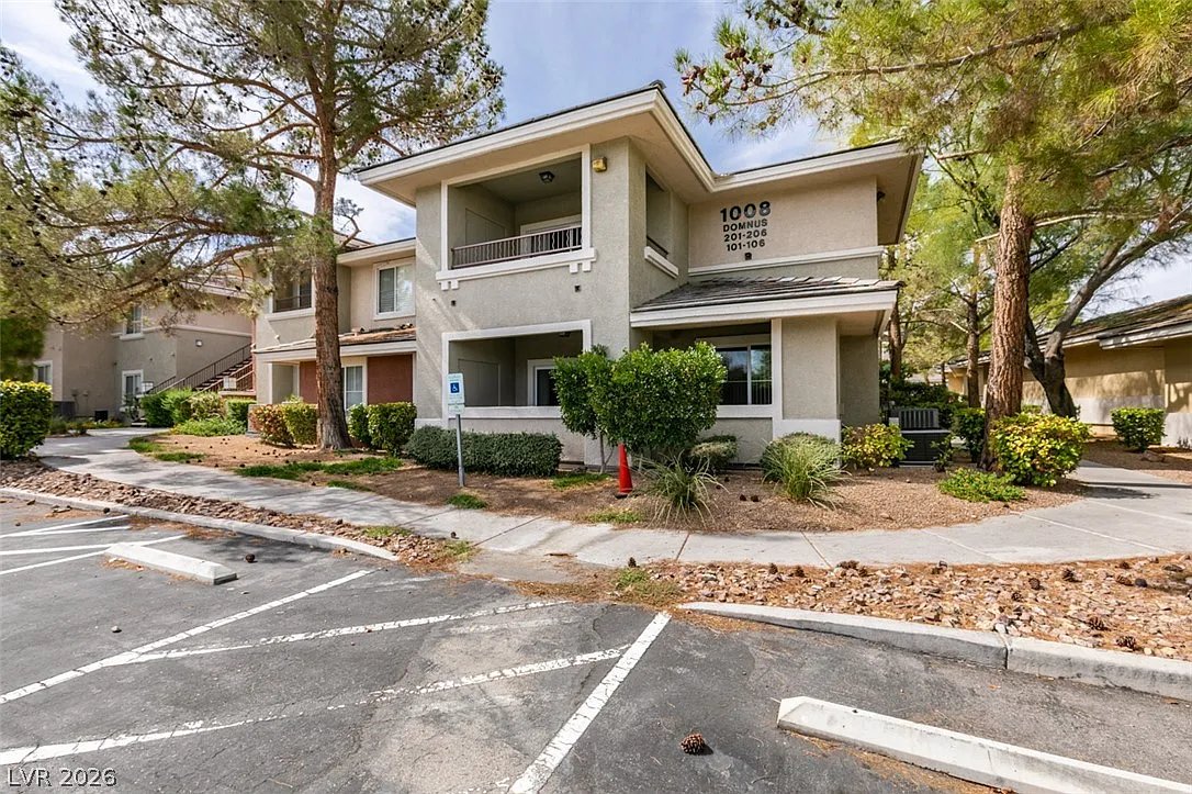 3 bed, 2.0 bath, 1338 sqft, $1,695 — Photo 3