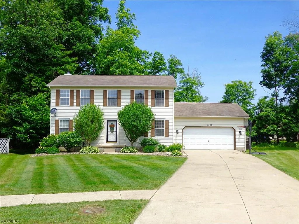 10400 Village Dr photo 1