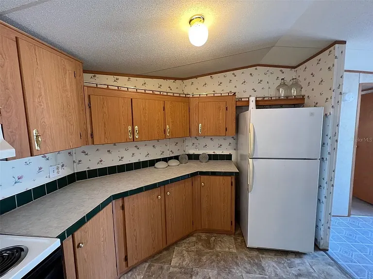10429 Hudson Ave — Photo 16