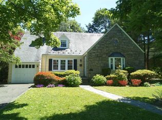 96 Bourndale Rd S, Manhasset, NY 11030