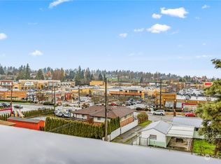 9221 B 25th Ave SW, Seattle, WA 98106