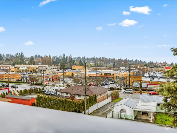 9221 B 25th Avenue SW, Seattle, WA 98106