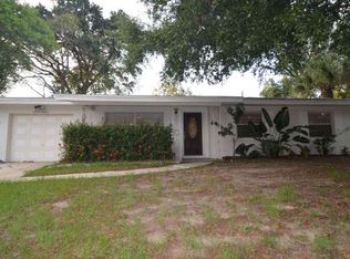 946 Grovewood Dr, Dunedin, FL 34698