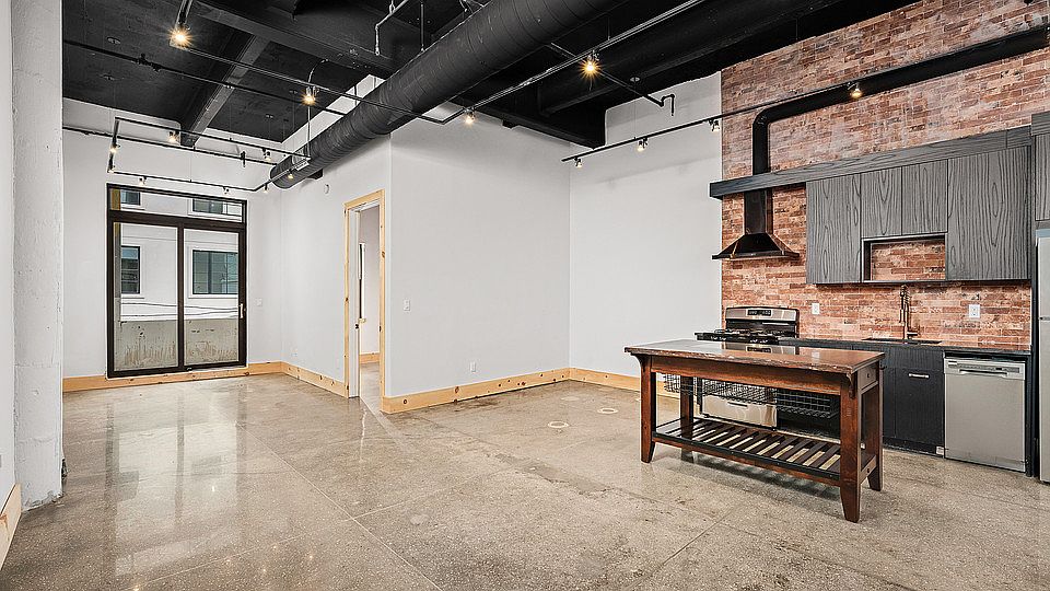 1st image of 255 18th St APT 203