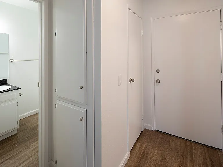 Volterra Apartments — Photo 6