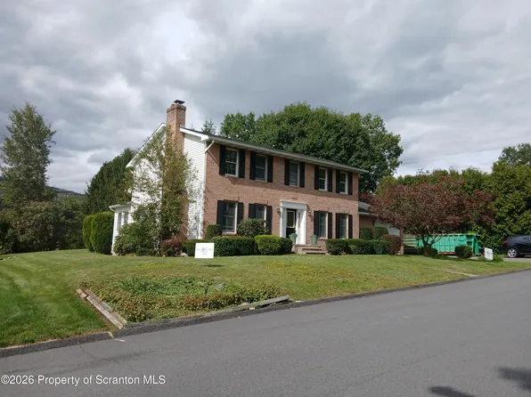 105 Belair Dr, Eynon, PA 18403