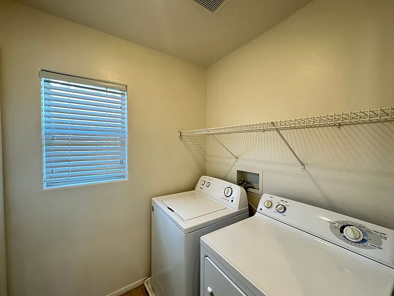 7305 Prussian Green St — Photo 20