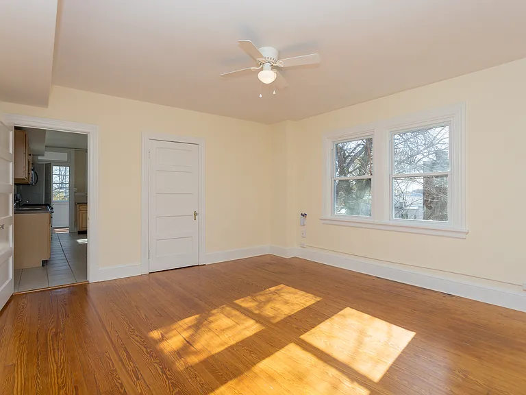 412 W Marshall St #1 — Photo 3