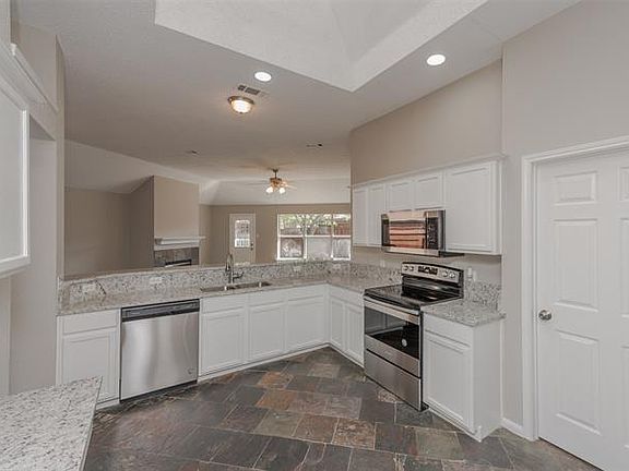 3rd image of 1208 Tanner Dr