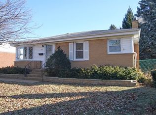 537 Cambridge Rd, Des Plaines, IL 60016