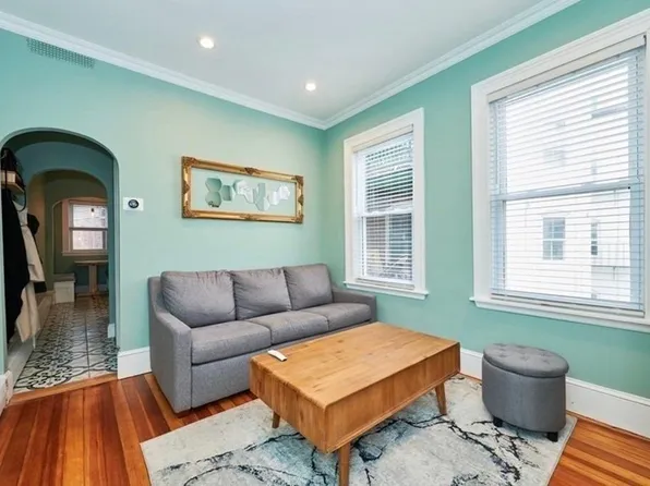 6 Hancock Pl #2, Cambridge, MA 02139