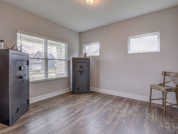 4th image of 151 Hanford Ln