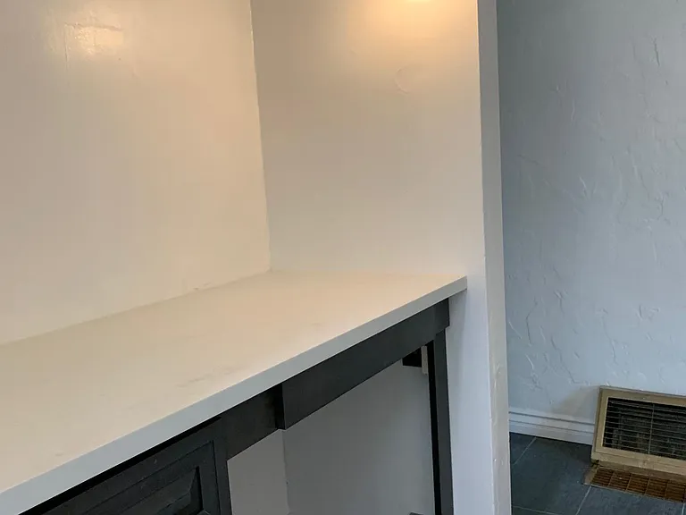138 N Clark Dr #C — Photo 6